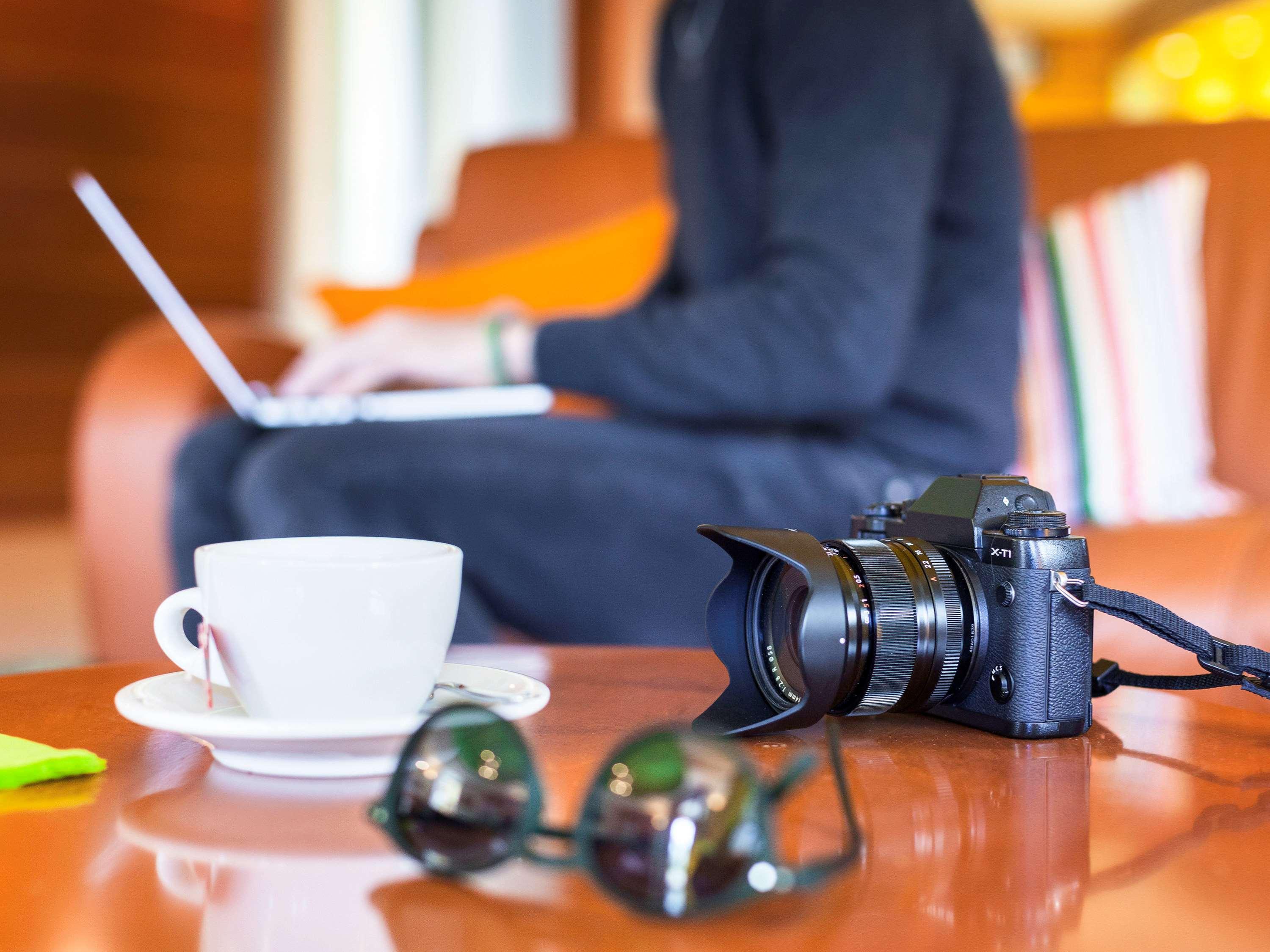 ホテル Ibis Styles Bari ジョヴィナッツォ エクステリア 写真