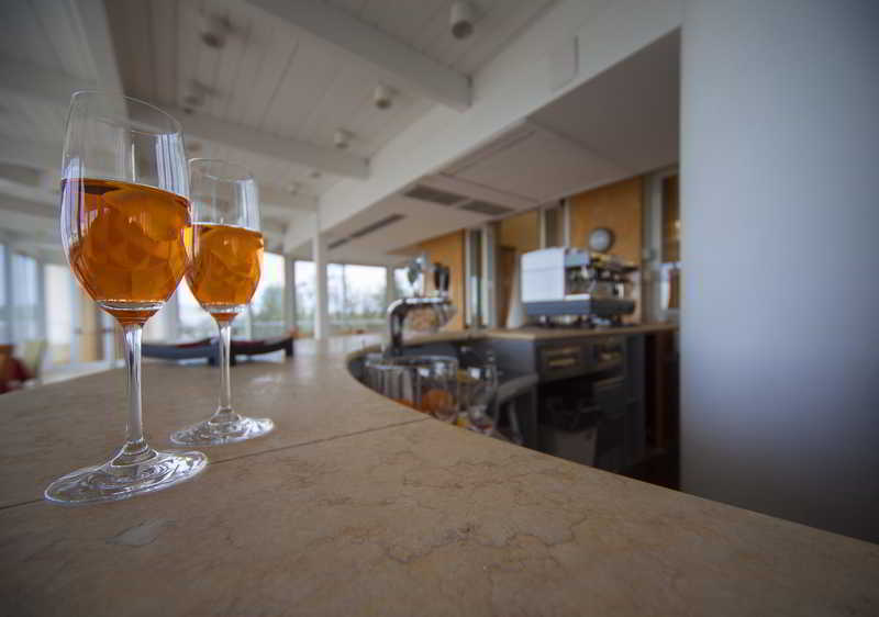 ホテル Ibis Styles Bari ジョヴィナッツォ エクステリア 写真